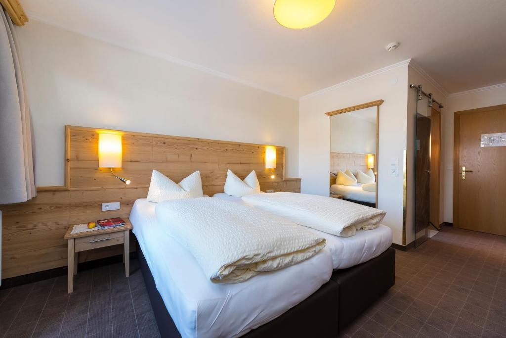 Hotel Garni Entstrasser Kitzbühel Habitación foto